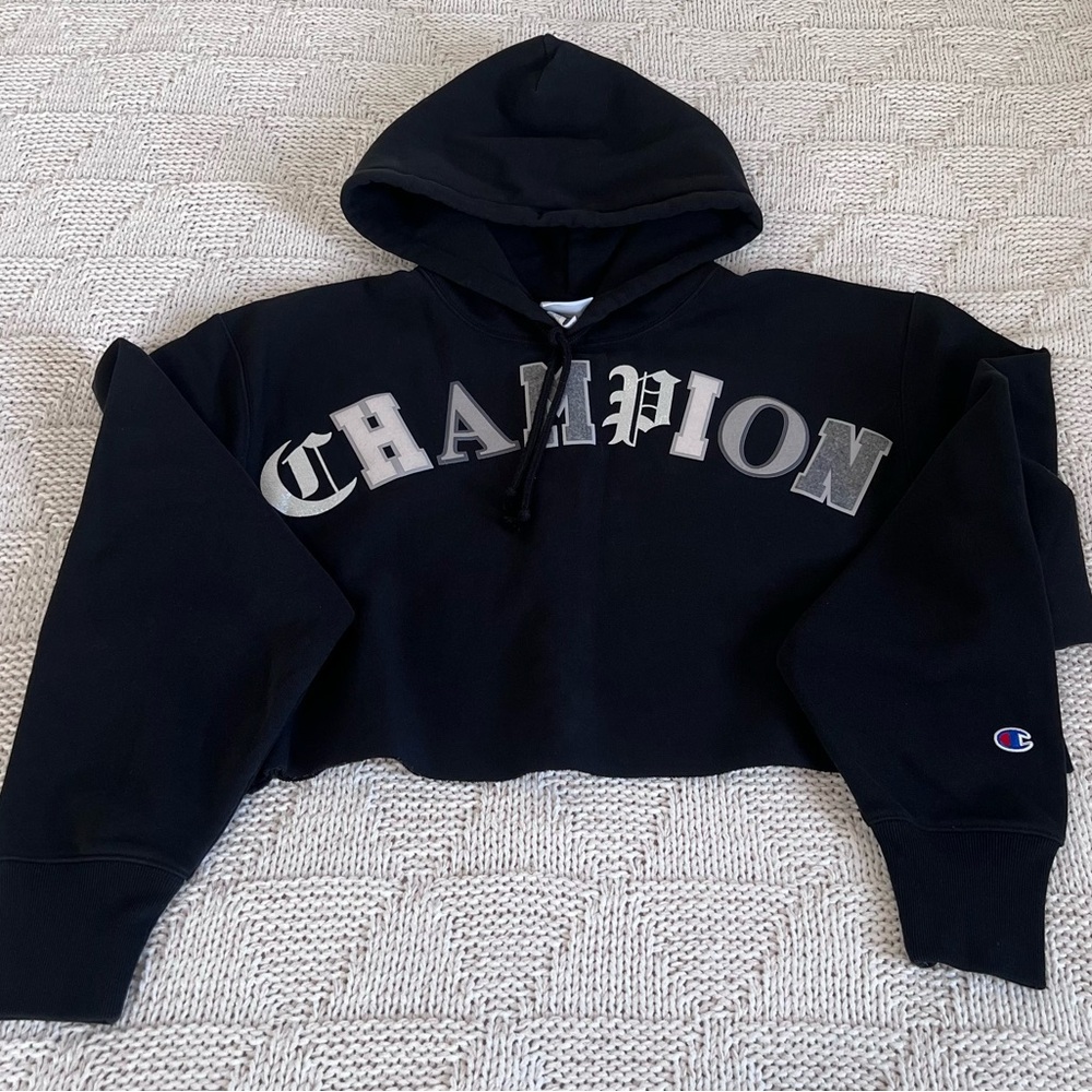 Champion Reverse Weave Old English Lettering Crop Hoodie
